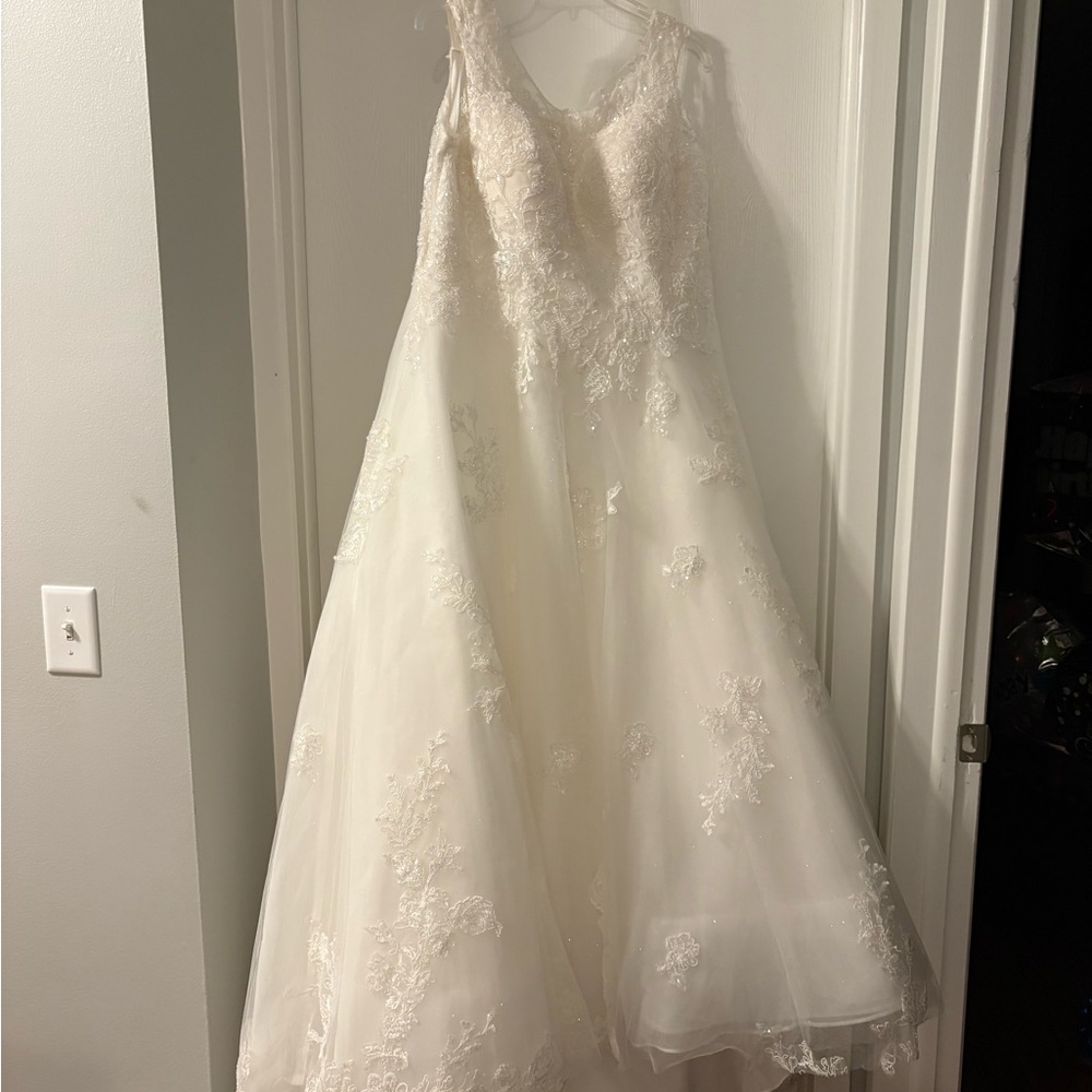 Disney fairytale wedding dress Style D267 Snow White